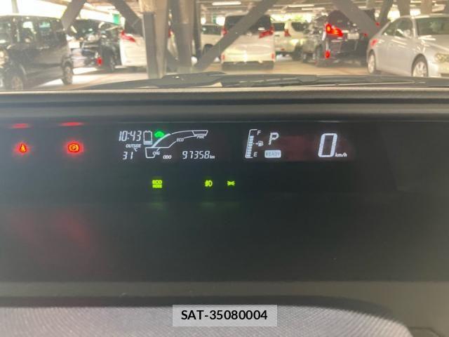 Toyota AQUA 2016-06 8034408-14