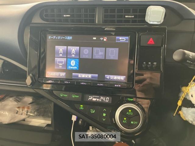 Toyota AQUA 2016-06 8034408-17