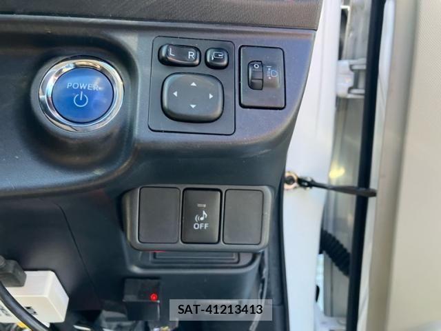 Toyota AQUA 2014-02 8034399-10