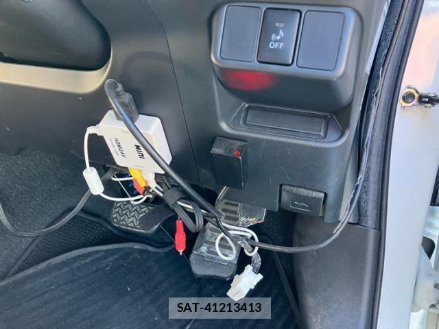 Toyota AQUA 2014-02 8034399-15