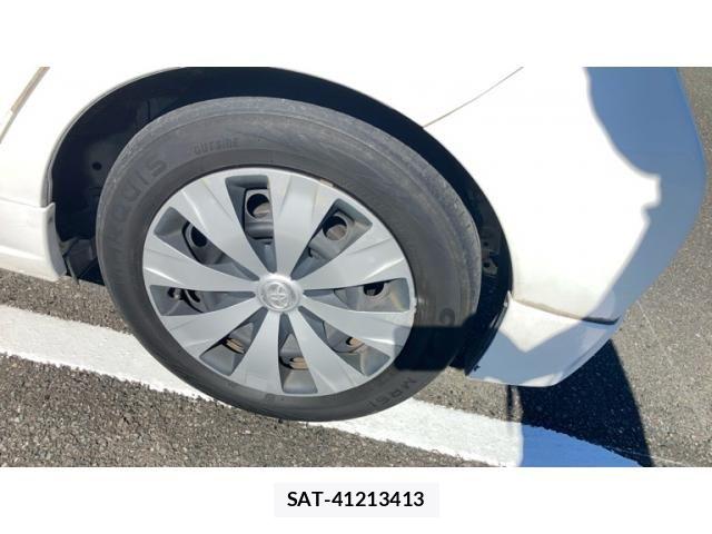 Toyota AQUA 2014-02 8034399-6