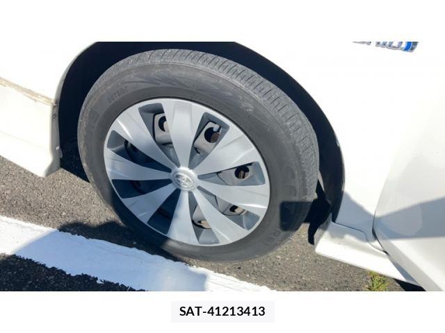 Toyota AQUA 2014-02 8034399-7
