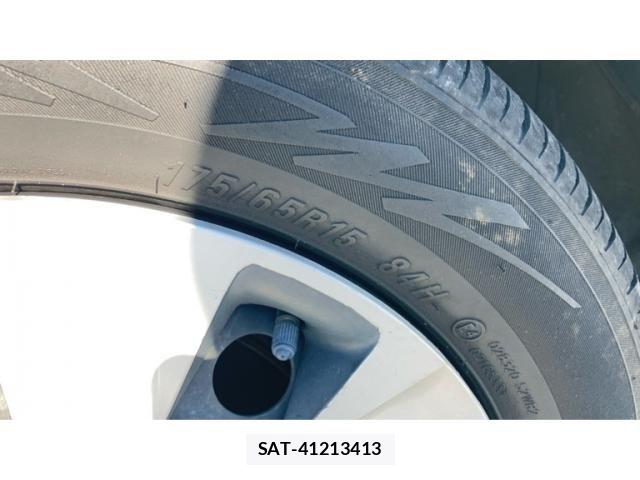 Toyota AQUA 2014-02 8034399-8