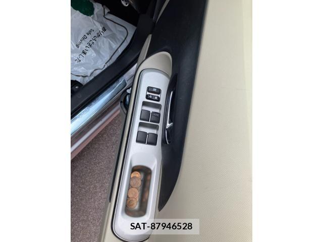 Toyota AQUA 2013-03 8034391-9