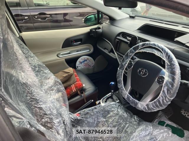 Toyota AQUA 2013-03 8034391-10