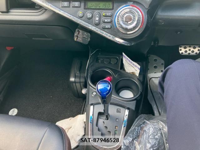 Toyota AQUA 2013-03 8034391-18