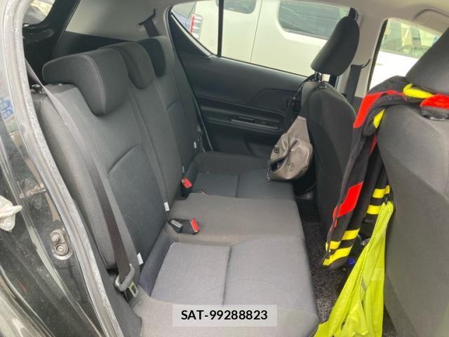 Toyota AQUA 2016-02 8034404-13