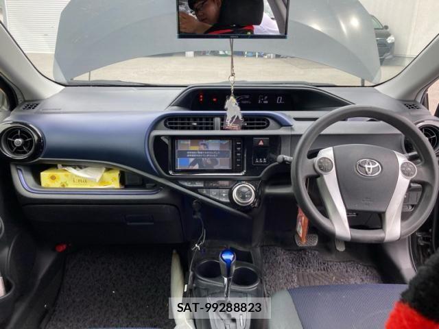 Toyota AQUA 2016-02 8034404-14