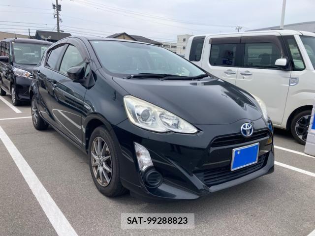 Toyota AQUA 2016-02 8034404-1