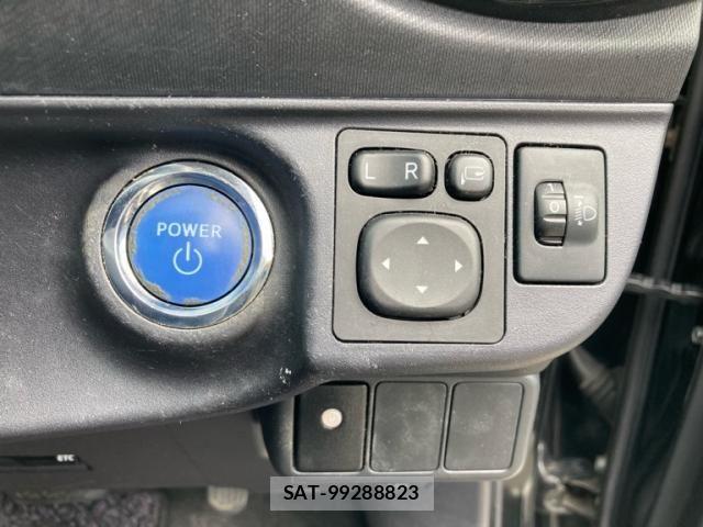 Toyota AQUA 2016-02 8034404-19