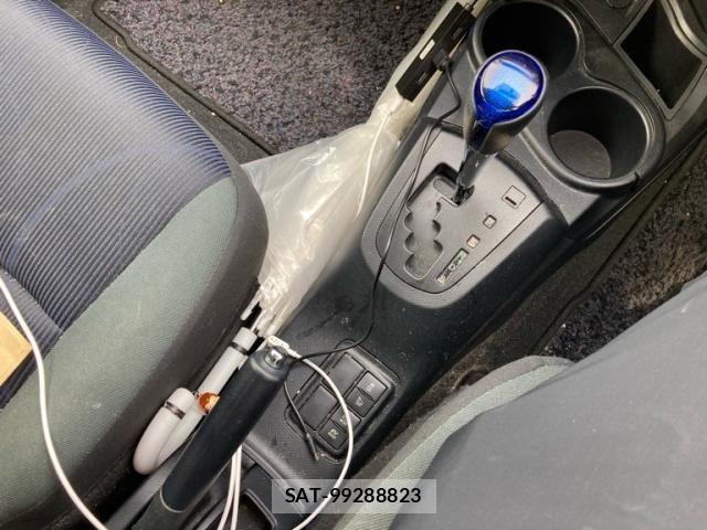 Toyota AQUA 2016-02 8034404-21