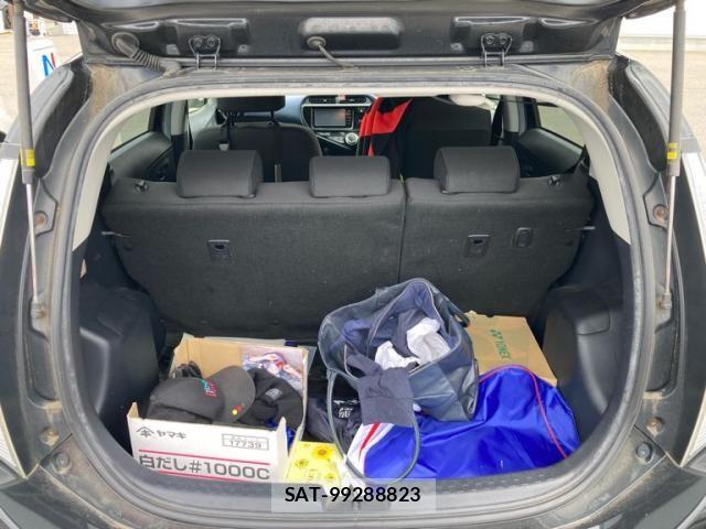 Toyota AQUA 2016-02 8034404-26