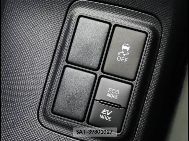 Toyota AQUA 2021-04 8034370-9