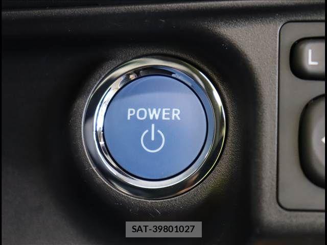 Toyota AQUA 2021-04 8034370-13