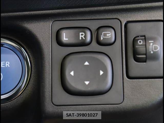 Toyota AQUA 2021-04 8034370-15