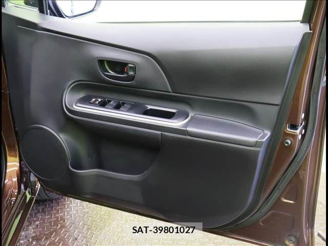 Toyota AQUA 2021-04 8034370-19