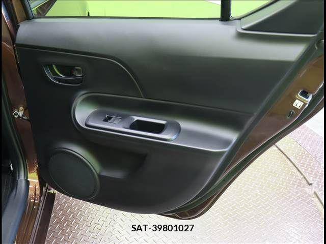 Toyota AQUA 2021-04 8034370-22