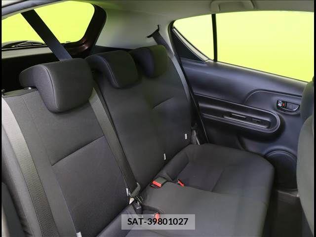 Toyota AQUA 2021-04 8034370-23