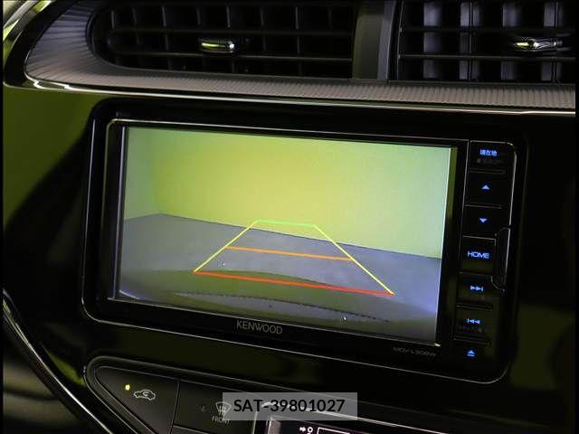 Toyota AQUA 2021-04 8034370-5