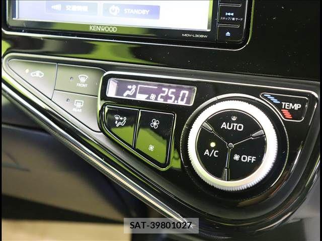 Toyota AQUA 2021-04 8034370-7