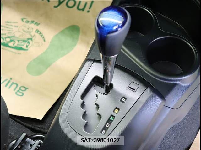 Toyota AQUA 2021-04 8034370-8