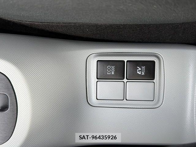 Toyota AQUA 2013-08 8034393-24