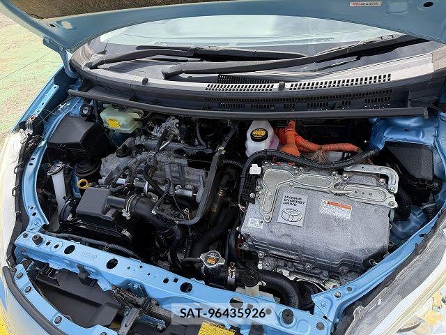 Toyota AQUA 2013-08 8034393-27