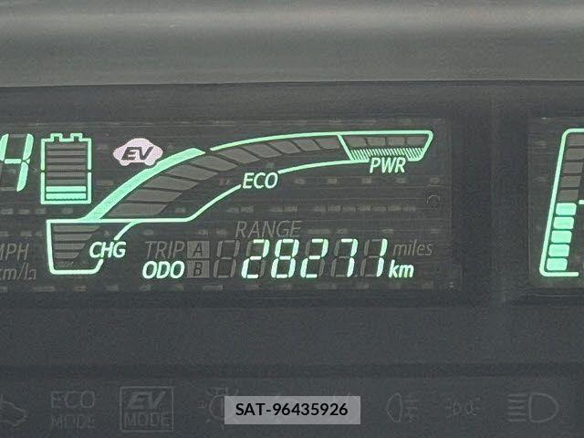 Toyota AQUA 2013-08 8034393-28