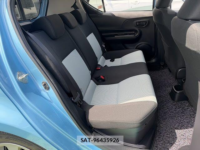 Toyota AQUA 2013-08 8034393-4