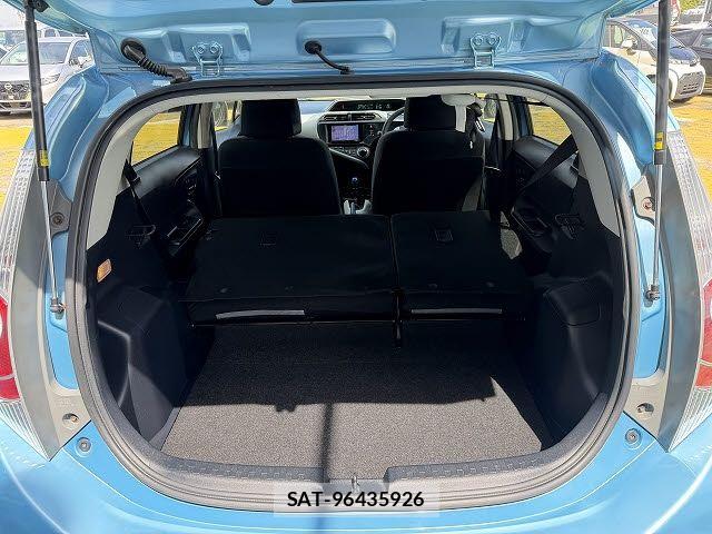Toyota AQUA 2013-08 8034393-8
