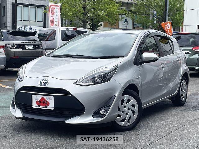 Toyota AQUA 2018-02 8034376-0