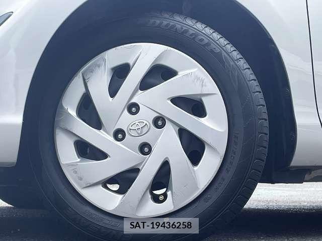 Toyota AQUA 2018-02 8034376-3