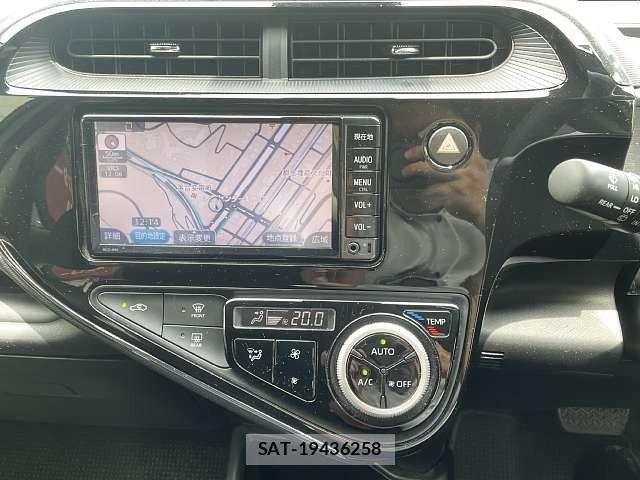 Toyota AQUA 2018-02 8034376-5