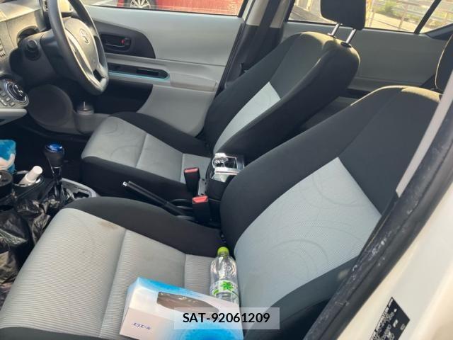 Toyota AQUA 2012-08 8034407-9