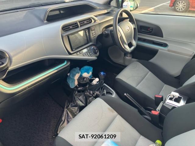 Toyota AQUA 2012-08 8034407-10