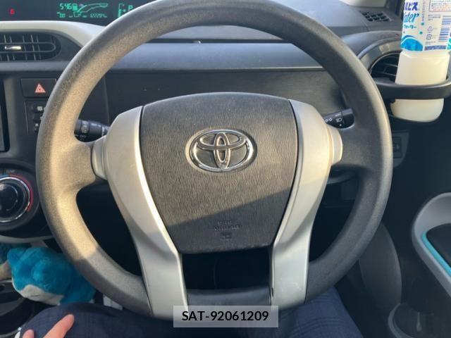 Toyota AQUA 2012-08 8034407-14