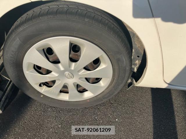 Toyota AQUA 2012-08 8034407-3
