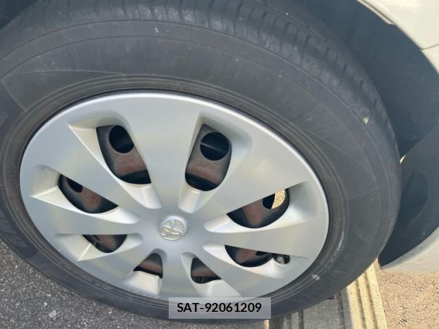 Toyota AQUA 2012-08 8034407-7
