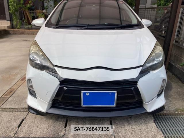 Toyota AQUA 2013-12 8034397-0