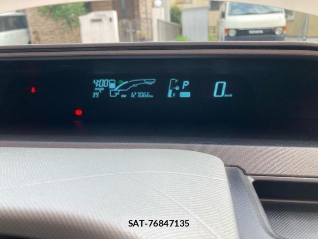 Toyota AQUA 2013-12 8034397-14