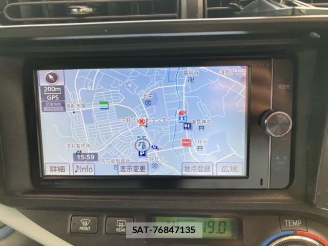 Toyota AQUA 2013-12 8034397-17