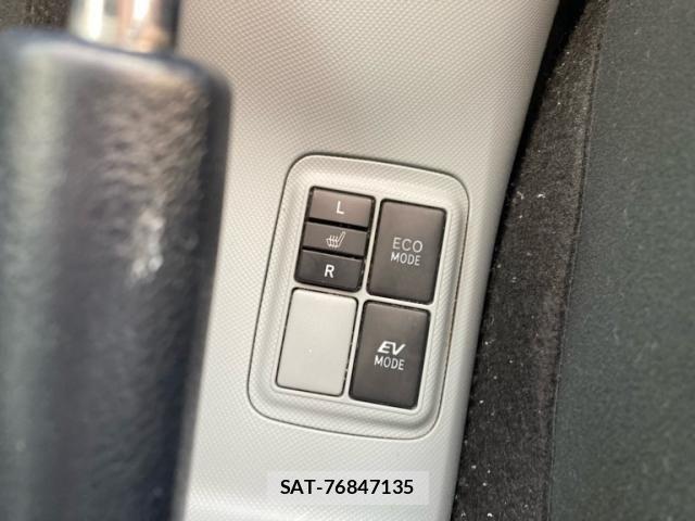 Toyota AQUA 2013-12 8034397-20