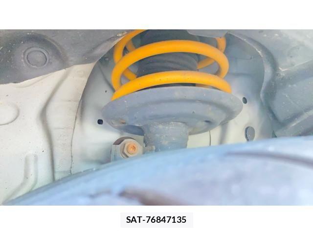 Toyota AQUA 2013-12 8034397-22