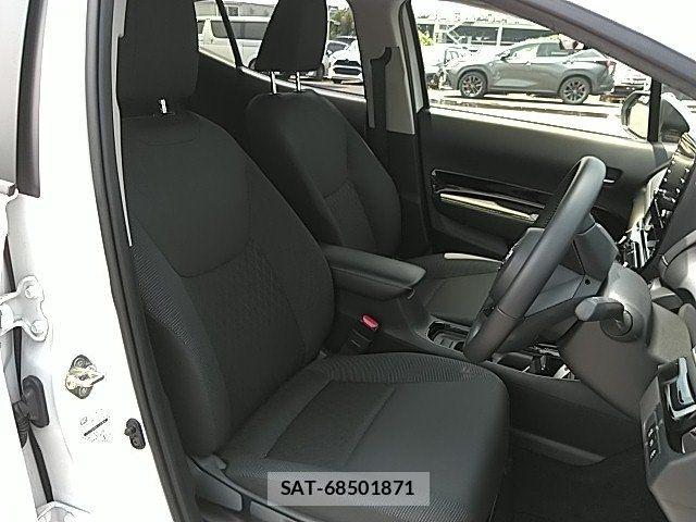 Toyota AQUA 2022-11 8034359-9