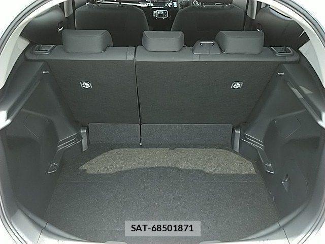 Toyota AQUA 2022-11 8034359-13