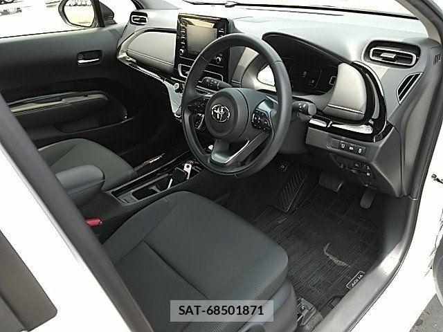 Toyota AQUA 2022-11 8034359-1