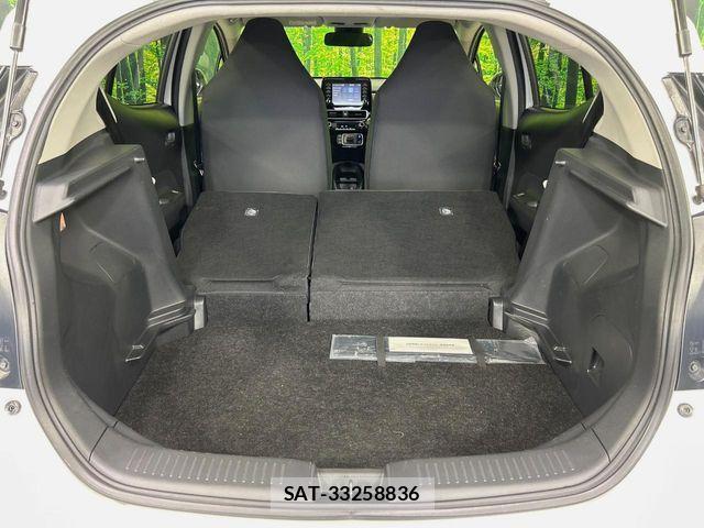 Toyota AQUA 2022-08 8034368-9