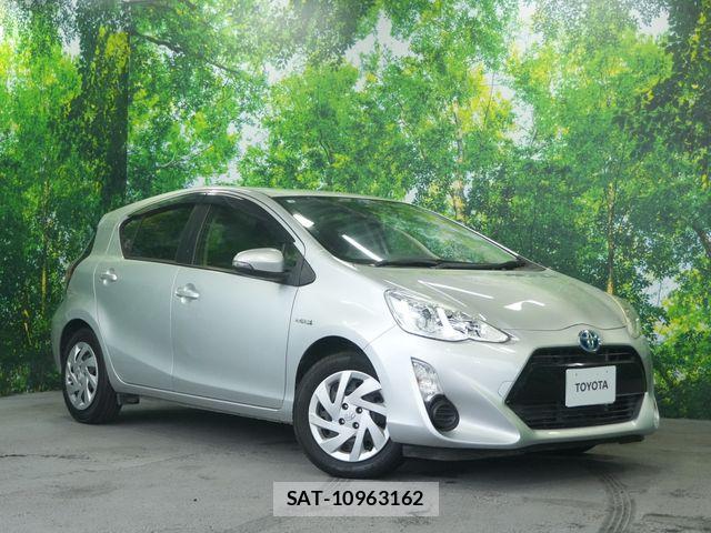 Toyota AQUA 2015-03 8034381-0