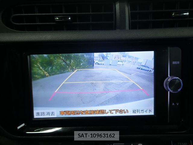 Toyota AQUA 2015-03 8034381-10