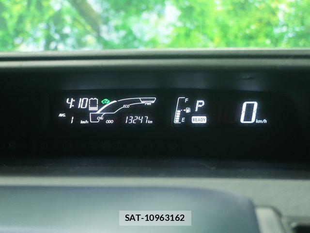 Toyota AQUA 2015-03 8034381-11